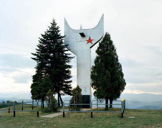 Perierga.gr - Παράξενα μνημεία στην πρώην Γιουγκοσλαβία!