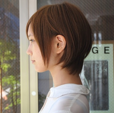Vioutsukushi 髪型 ショート 襟足長い