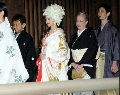藤原紀香さんや杏さんも 芸能界で神社挙式が流行中 芸能人おすすめパワースポット紹介 神社を巡ってパワーをもらおう パワコレ