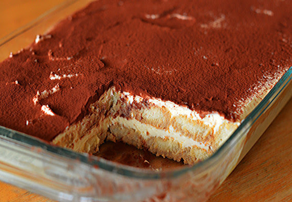 2015-03-12-1426180731-3273866-BaileysIrishCreamTiramisu575x398.jpg