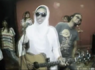 Cinta Muka Bulu(???)