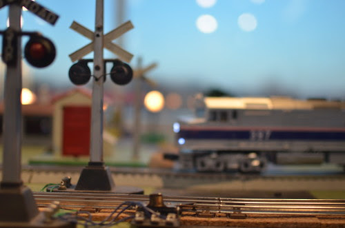 Model RailRoad » Blog Archive » Toy Train Railroad Crossing