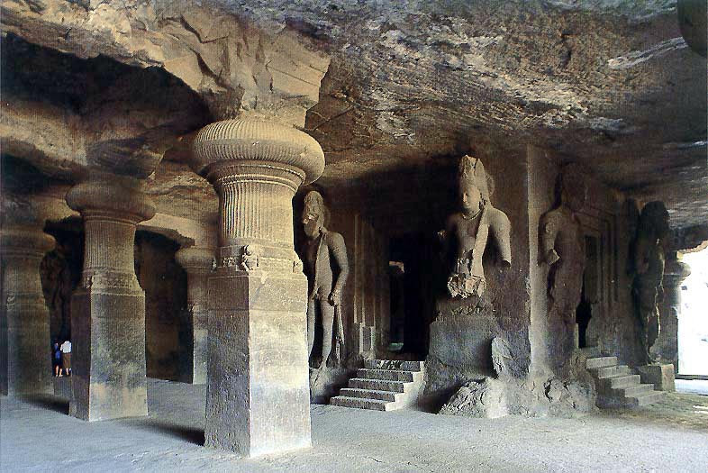 エレファンタ島の 石窟寺院