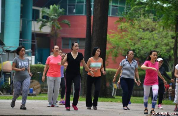 Đi bộ mỗi ngày cho một cơ thể khỏe mạnh, năng động Ảnh: DUYÊN PHAN