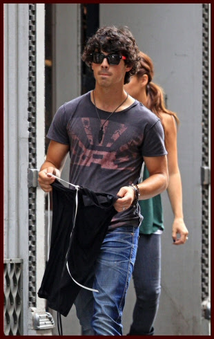 sara hicks taylor lautner. -Taylor Lautner spotted