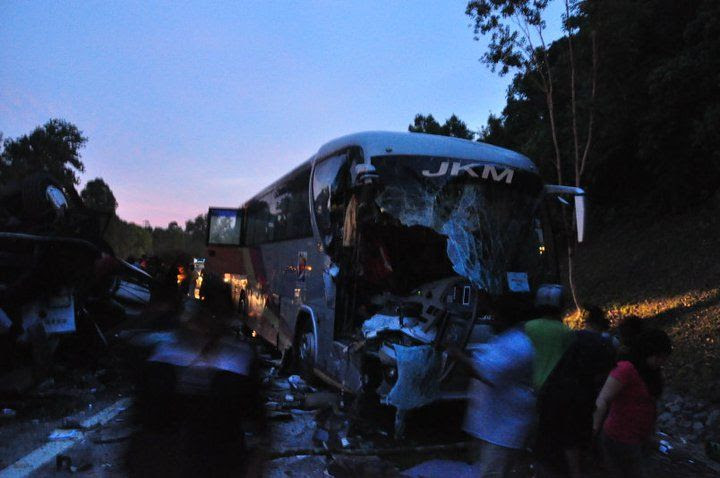 gambar kemalangan maut