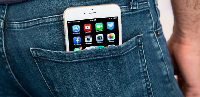 iPhone 6 en un bolsillo