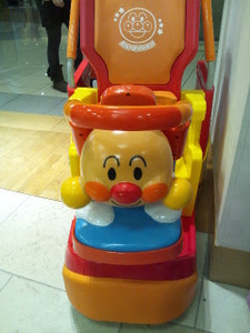 キャラクターカートの種類がたくさん ららぽーと甲子園に行ってきました 私は今日もショッピングモール