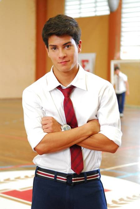 Arthur Aguiar como Diego