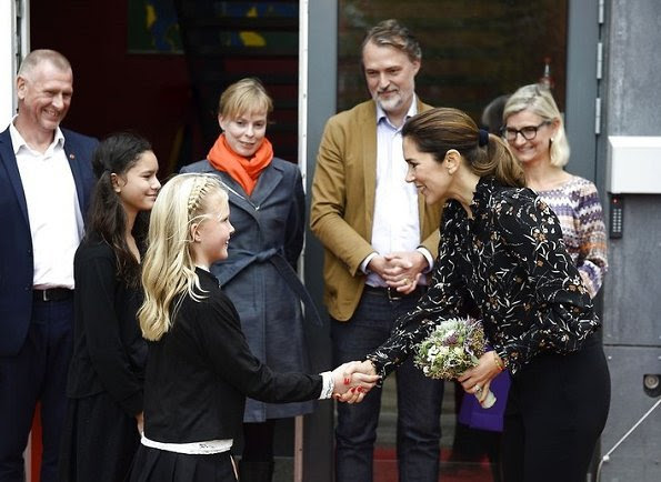 Crown Princess Mary wore a Isabel Marant blouse and Gianvito Rossi shoes. Red Barnet and Minister Ulla Tørnæs in Roskilde