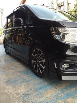 ステップワゴン ｒｋ５ 車高調 ハイエースタイヤ交換 ガレージコルサ