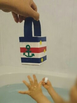 お風呂 水遊び の手作りおもちゃ 牛乳パック ペットボトル 発泡トレイ ちょもっと手づくり