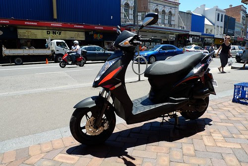 Kymco Agility 125 Rs. Kymco Agility RS 125