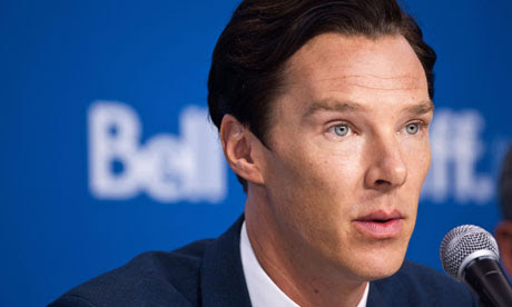 Benedict Cumberbatch launches defence of Julian Assange 