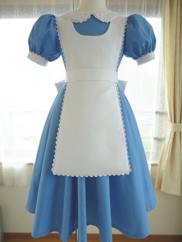 Color４ Girl S ｄ パフスリーブドレス 白雪姫の袖はこのパフスリーブのパターンで赤い生地を裁断し 水色のテープを等間隔でのせて縞々にします V字のウエストライン 深い衿ぐりの身頃とギャザースカートは Girl S ａのドレスのパターンを使用して