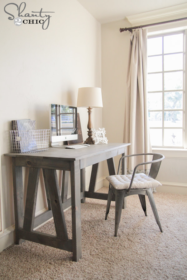 Here is the desk finished with the additional pieces!
