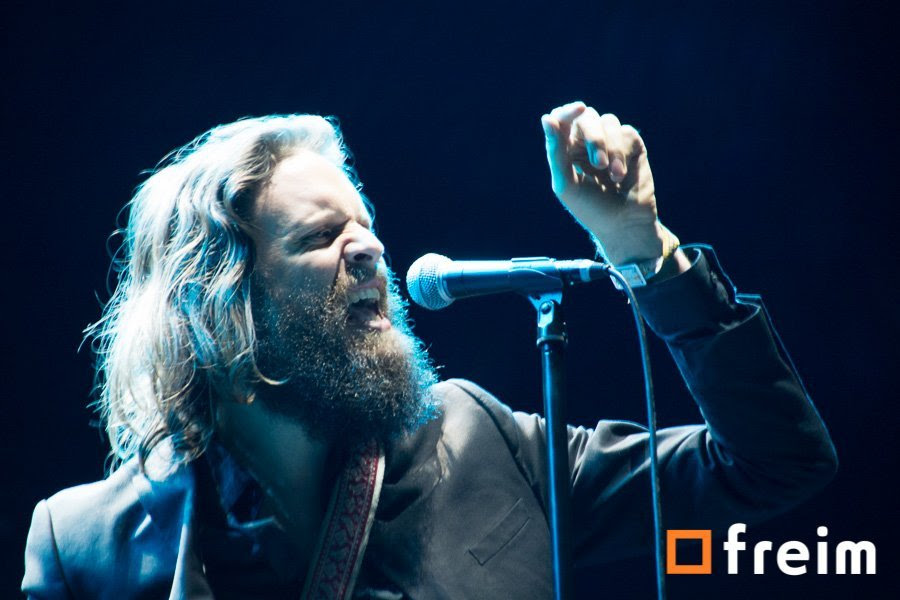 FATHER-JOHN-MISTY-MISTY-CORONA-CAPITAL-2015-4