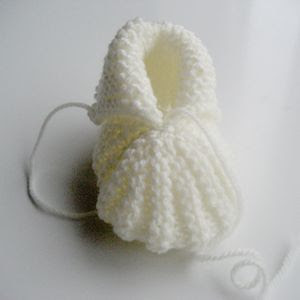 Tricoter Les Chaussons De Bebe Ici Un Modele Monde Tricot