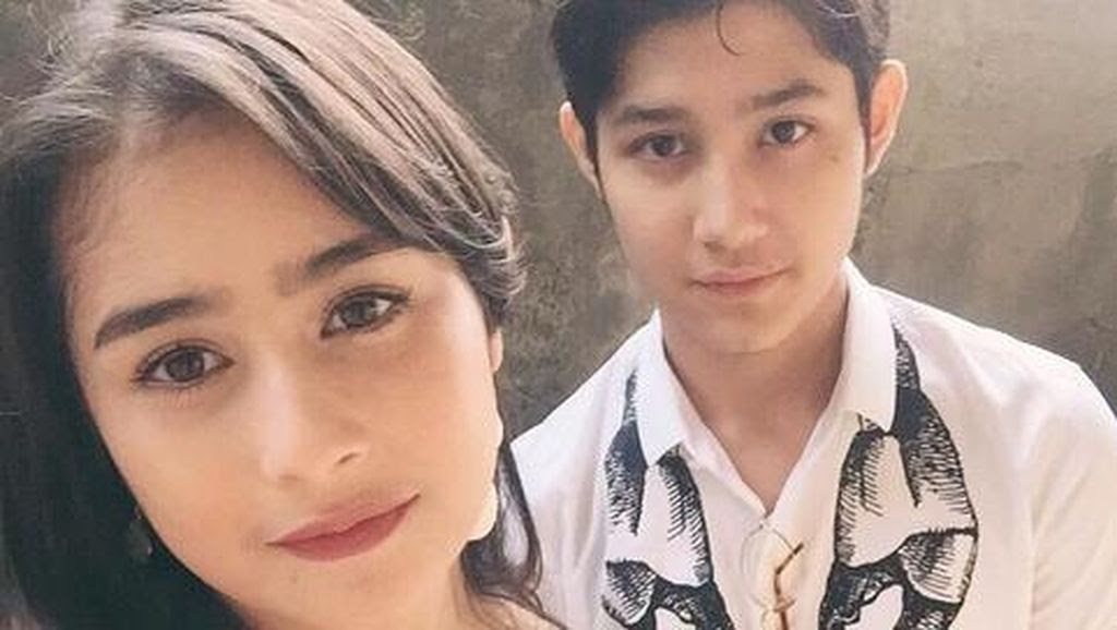 Prilly Latuconsina Puji Teuku Rassya Cowok Soleh