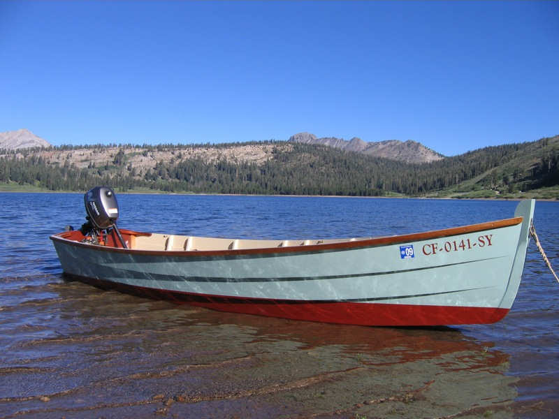 http://atkinboatplans.com/Photos/MauOllalie-02.jpg
