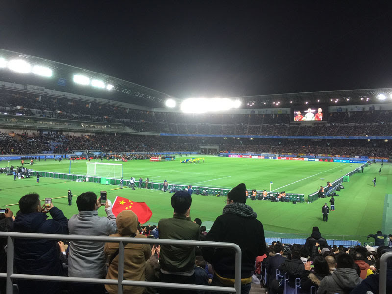 イニエスタが輝いていた Fifaクラブワールドカップ ジャパン15 準決勝 Fcバルセロナ Vs 広州恒大 を観戦して驚いたこと アイマグブログ イラストレーター 似顔絵師 佐伯ウサギ