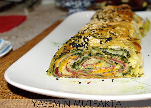 Üç Renk Börek Etli
