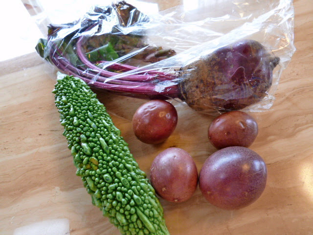 さんたのつまみレシピ ごはんレシピ ビーツの簡単お漬物レモン風味 と 牛肉とゴーヤの塩糀胡麻炒め