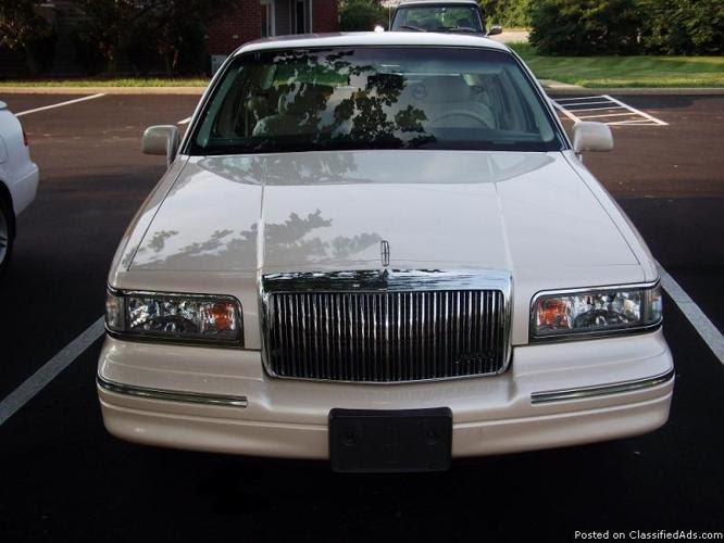 1995 Lincoln Town Car Cartier edition - Price: 5500 in Louisville ...