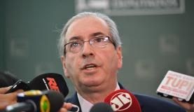 Cunha promete despachar todos os pedidos de impeachment até amanhã