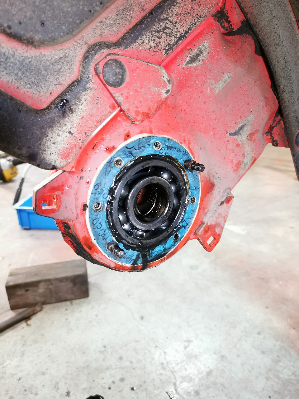 クボタトラクタ ｌ１ １８５ ロータリーのオイル漏れ 神野農機