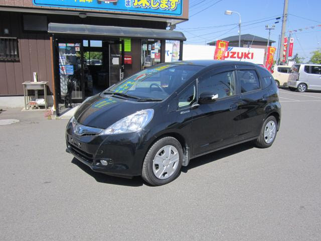 ホンダ Honda フィット ハイブリッド 10thアニバーサリー Daa Gp1 中古車情報 C 中古車検索サイト カータウン Jp
