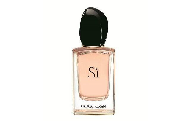 Sì, de Giorgio Armani, combina três notas: néctar de groselha negra, chipre e madeira levemente almiscarada | R$ 389