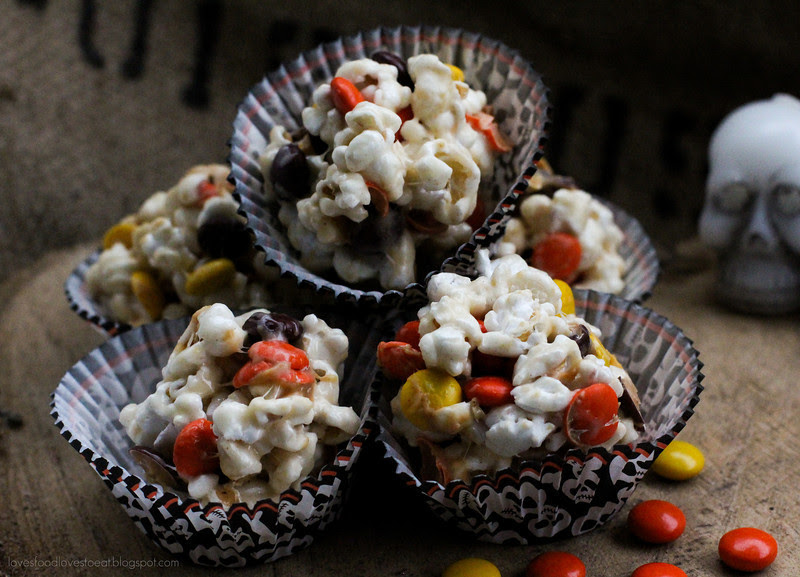 Halloween Peanut Butter Marshmallow Popcorn Balls// Loves Food, Loves to Eat