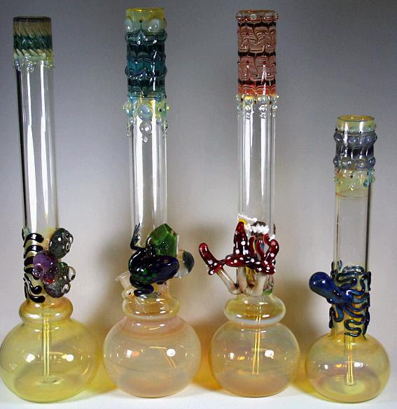 Glass bongs our glass materil been make by clearly glass pipes