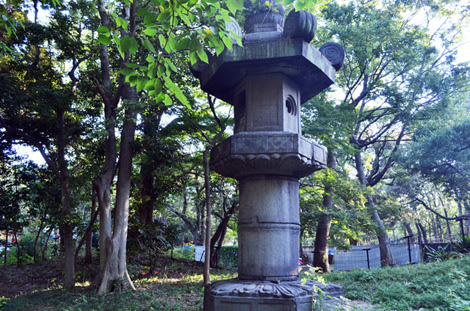 お化け灯籠 蟹介写真館