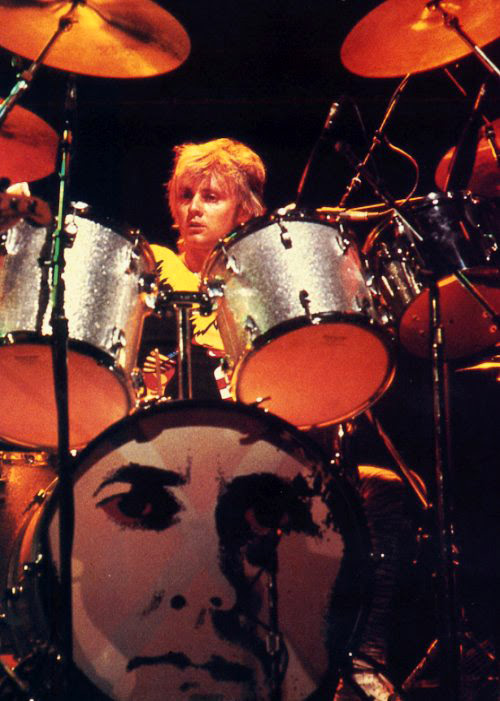 The Game + Flash Gordon Tour - instruments played by Queen [QueenConcerts]