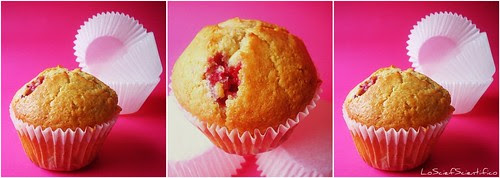 Raspberry&amp;White Chocolate Muffins