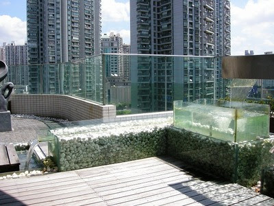 マンションブームの上海 富裕層の世界 東京 多摩の空と雲
