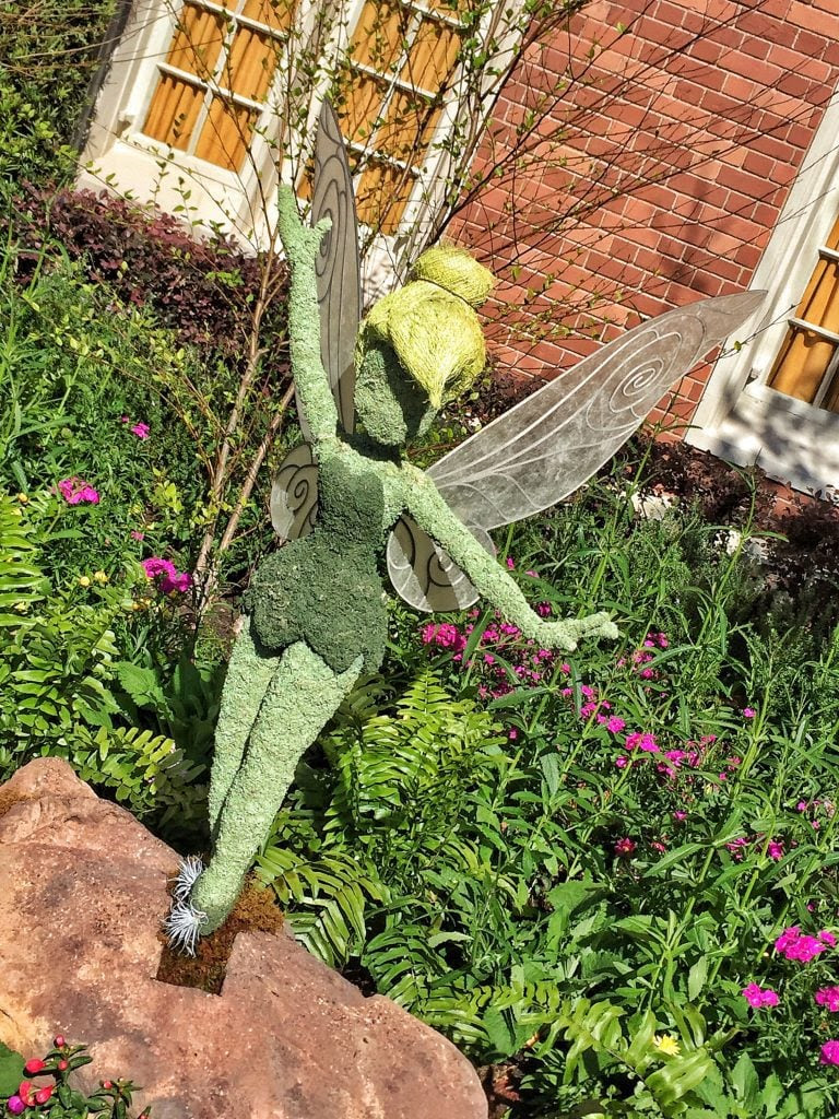 10 Disney Character Living Sculpture Topiaries