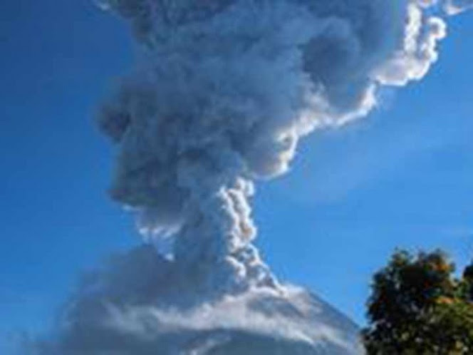 Volc n Merapi  en Indonesia registra dos erupciones La 