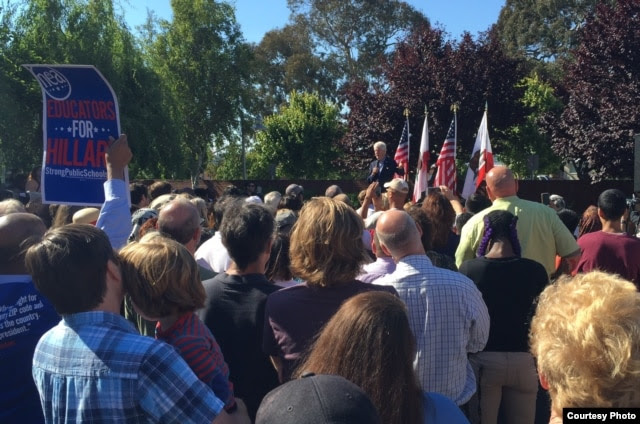 Cựu Tổng thống Bill Clinton vận động cho vợ ở Richmond, California (ảnh Bùi Văn Phú)