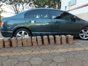 Veículo foi apreendido com caixas já endereçadas em Paracatu, MG (Foto: Delegacia de Combate ao Tráfico de Drogas/Arquivo pessoal )