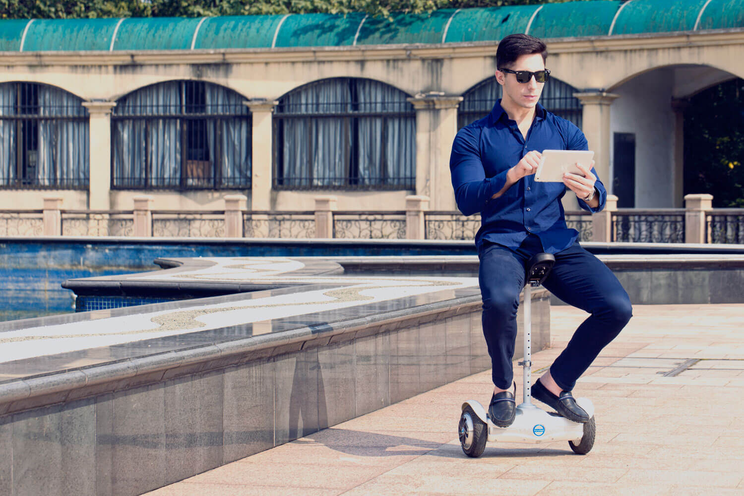 http://sp.airwheel.net/images/UpliadImg/Airwheel_20151016172644370.jpg