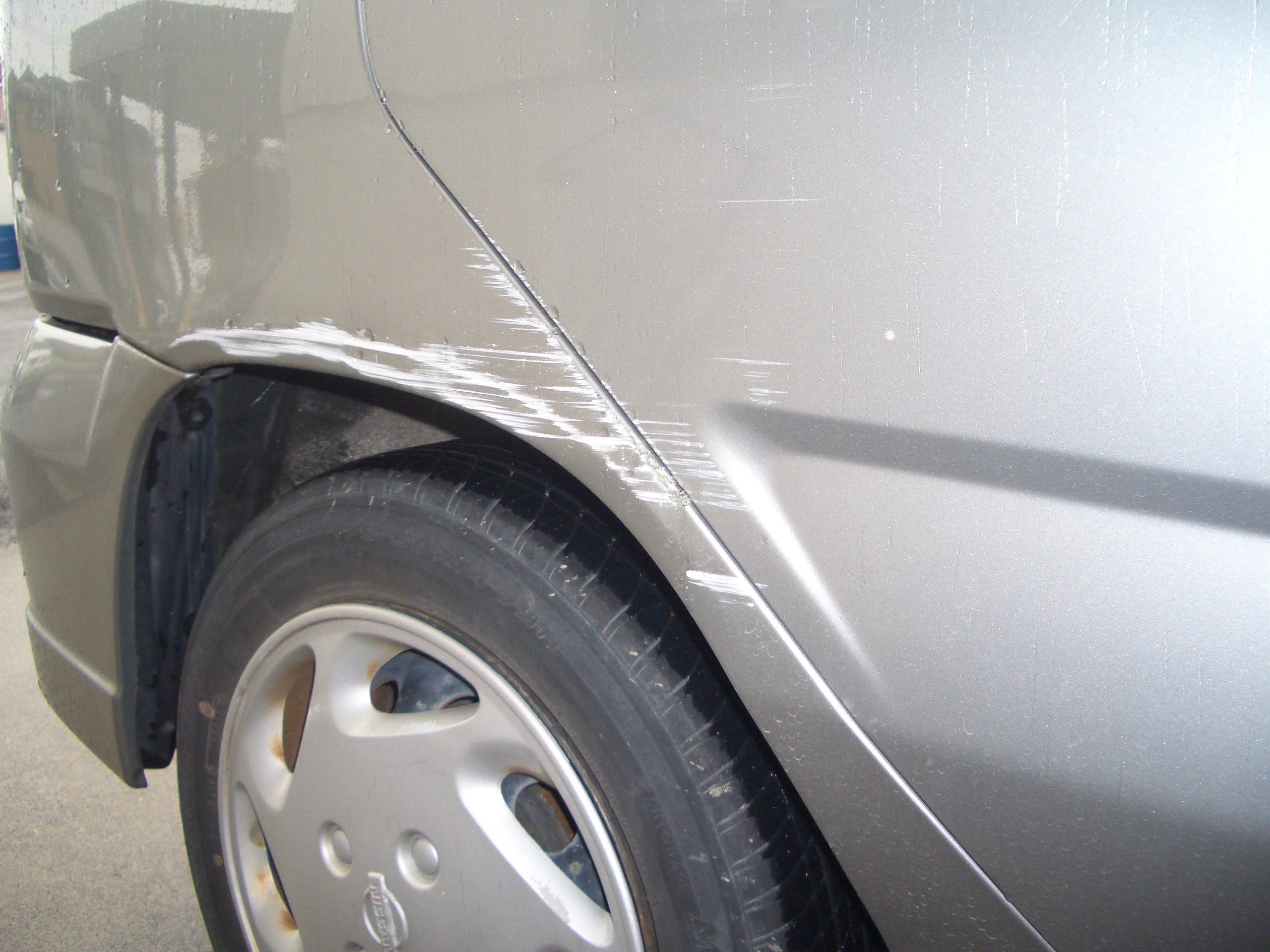 越谷市で車にキズ ヘコミ 修理する前に 読んでほしいブログ コバック越谷店 年愛車navi