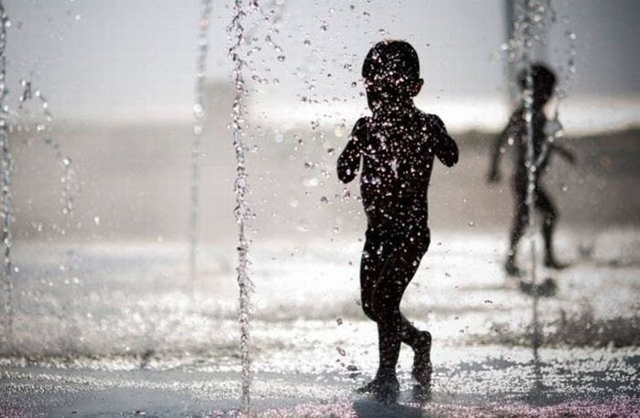 Extremely Hot Summer Around the World (77 pics)
