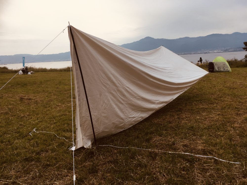 ブルーじゃないブルーシートをタープ代わりに 特大サイズでやってみた