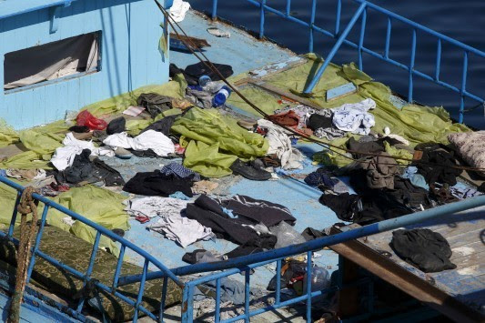 Ναυάγιο δουλεμπορικού με 400 νεκρούς μετανάστες στη Μεσόγειο