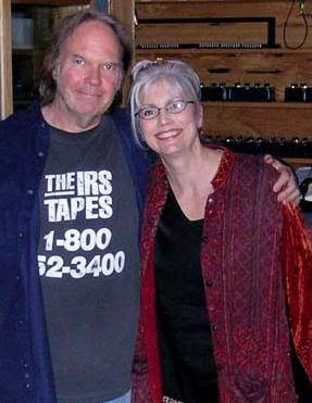 emmylou-harris-neil-young-0305-crop