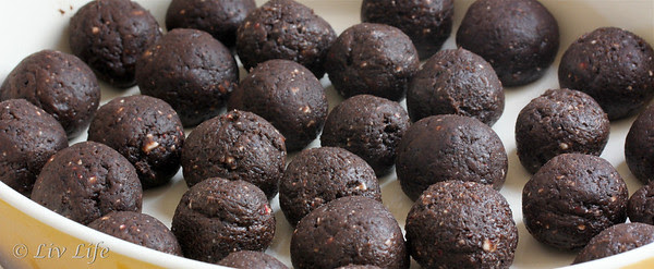 Peppermint Truffle balls ready to freeze before dipping in chocolate