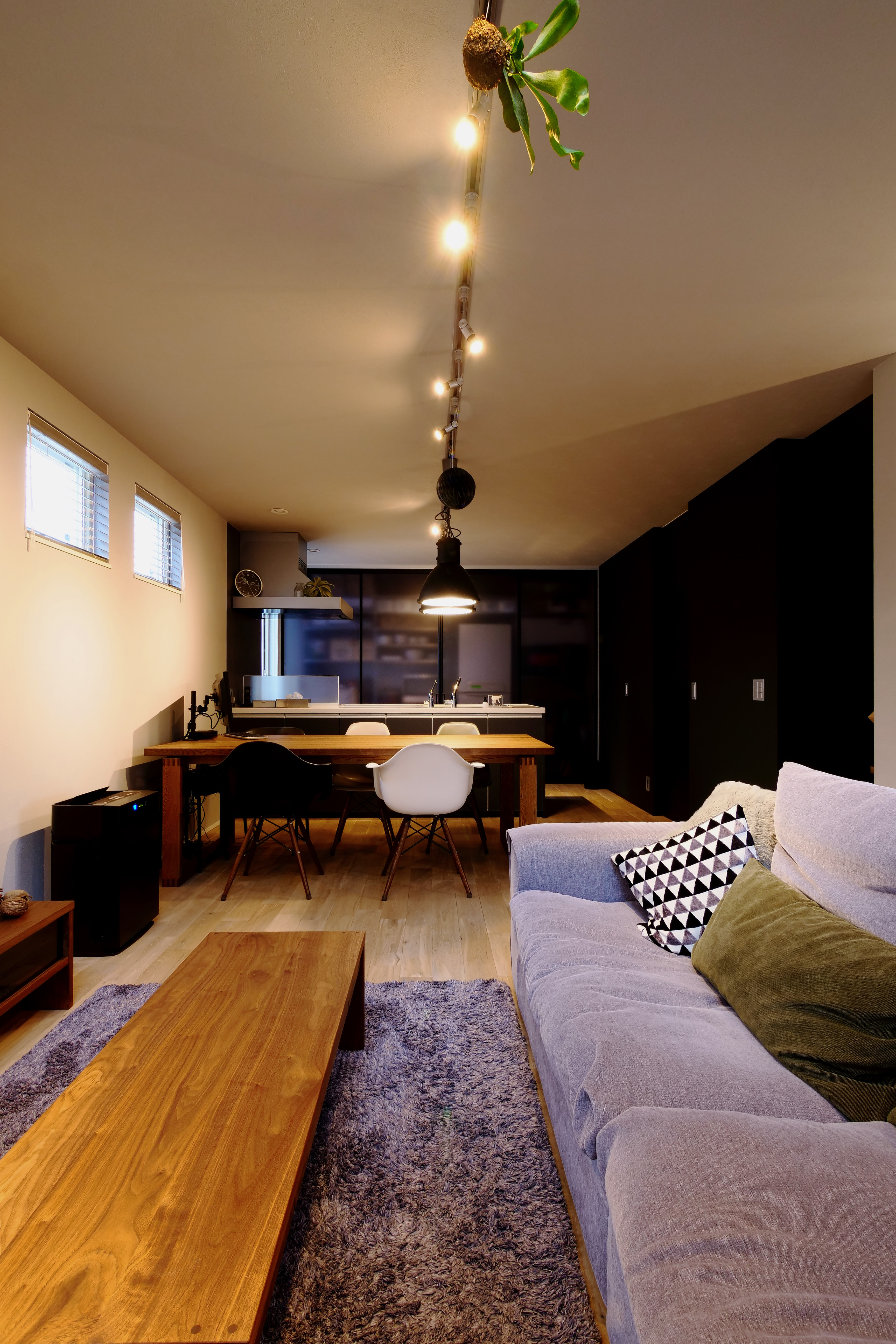 黒を基調にしたかっこいいインテリア Fevecasa フェブカーサ